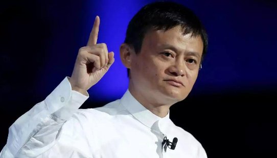 赌王女儿何超莲晒1000万游艇，有钱人的世界是啥样的？