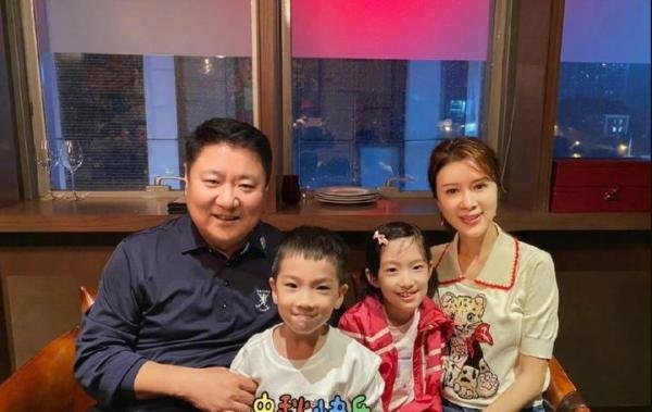 金巧巧辟谣于冬出轨,网曝富豪老公约女星酒店幽会,江疏影未回应