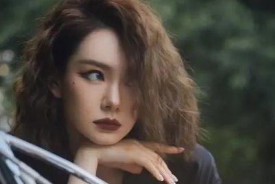 离职员工谈戚薇假货风波：敢报警就是证据确凿，她这次还能全身而退吗？
