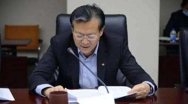 “殴打院士事件”陷入罗生门,“打人者”张陶被停职调查