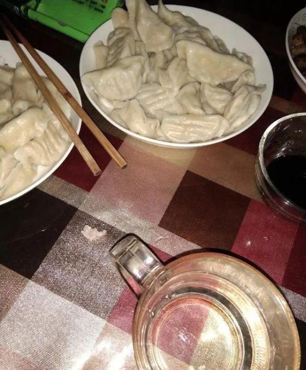 女儿五一返程妈妈送40斤大蒜 这是咋情况?