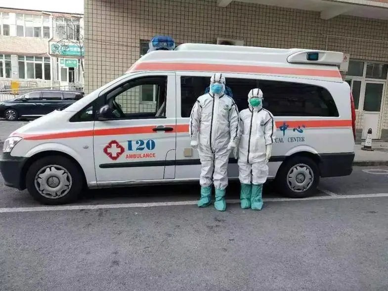 北京患者因120拖延身亡，4人被处理，相关人员违反了哪些规定