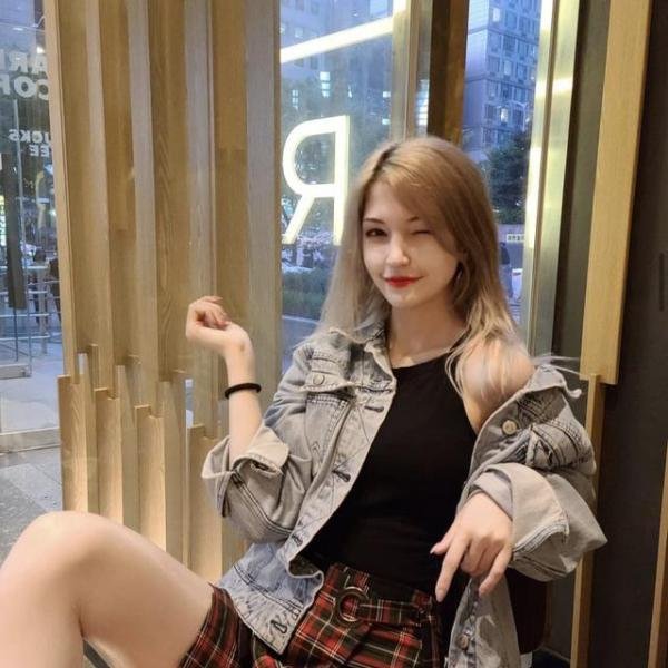 季中赛IW战队耍美人计?替补女中单颜值超高!网友:这谁顶得住啊