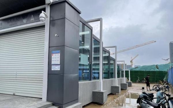 在车厢里给大家鼓劲儿的她 掉了队 这是咋情况？