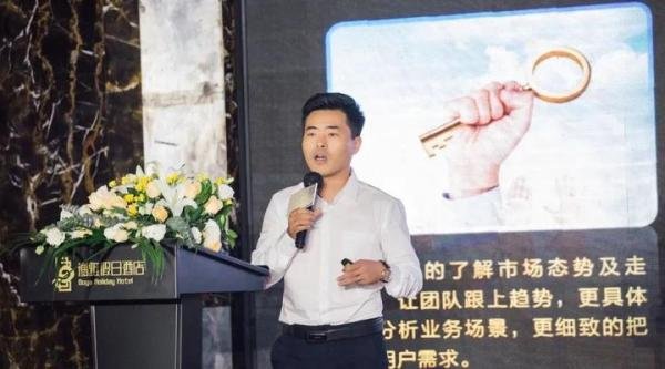 感恩过去，展望未来，庆祝众星孵化平台成立一周年！