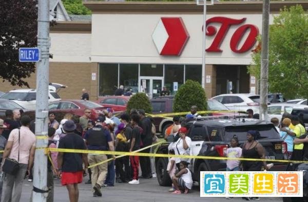 直播大规模种族仇杀！白人男子枪杀10名黑人！黑白势不两立！