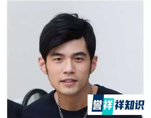 周杰伦的脊椎炎到底有多严重?光鲜背后令人心疼