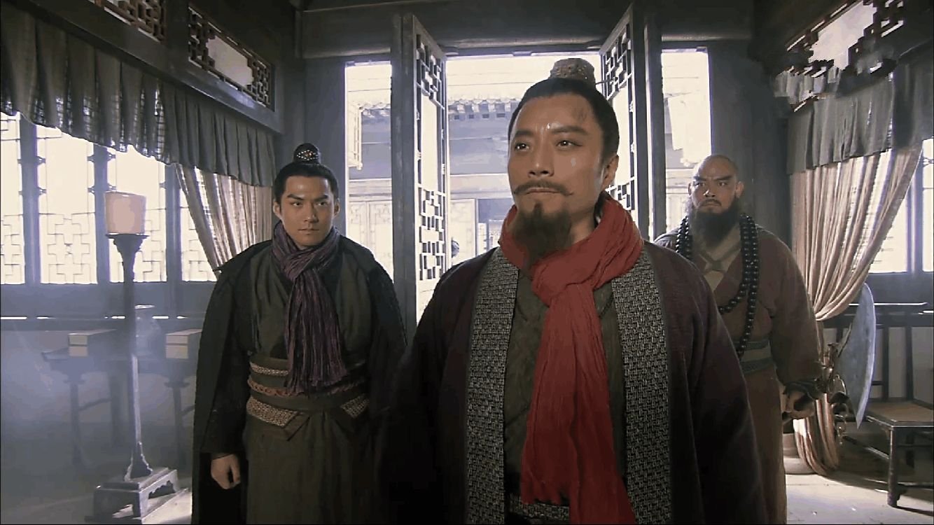 水泊梁山的首领是谁？