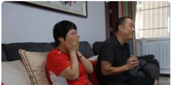 张家齐夺冠母亲喜极而泣 这是咋情况?