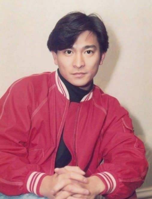 叶德娴曾帮过刘德华,晚年后刘德华说“养”她,两人这是什么关系?