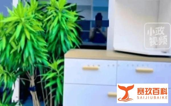闹大了!青岛一小区门口开殡葬店遭业主抵制,店主:没啥吓人的!