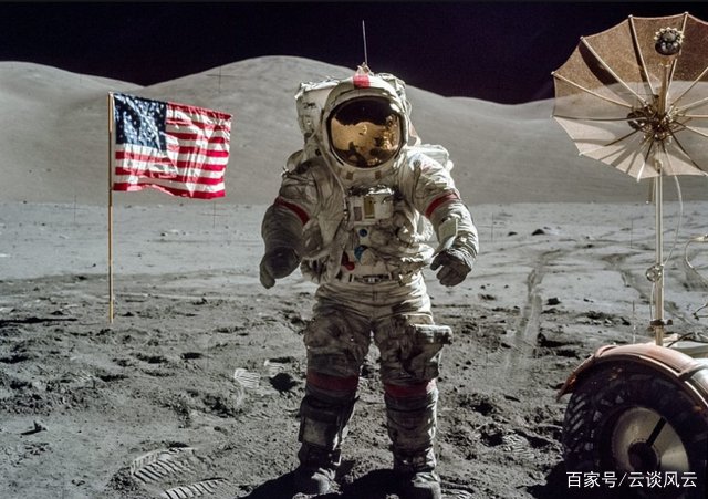 50年前美国首次登月,宇航员在月球上插了一面星条旗,现在咋样了?