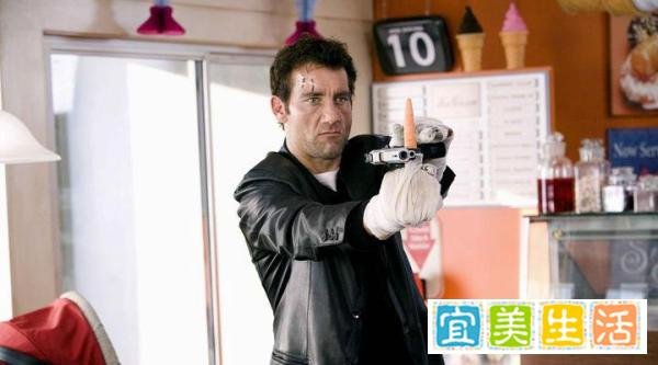 女神莫妮卡·贝鲁奇不止有西西里的美丽传说，这部爽片你看过吗？