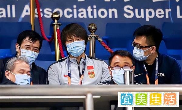 又有两人被抓，李铁现状曝光：住六人间，每天劳动值班2小时