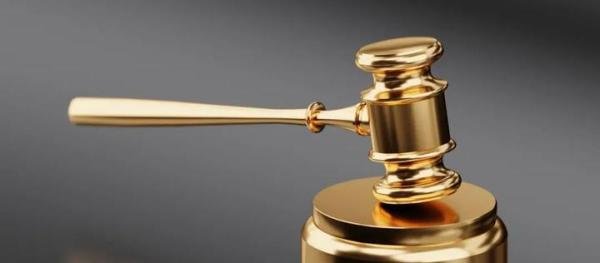 男子没钱又爱面子，偷女友近4万元供女友消费......