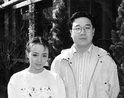 巴图宣布妻子生子,英达却冲上热搜,还被网友讽刺“不配”,怎么回事?