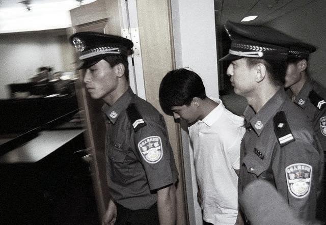 回顾变态色魔赵金成：年仅26岁多次被捕，残害十名未成年少女，你怎么看？