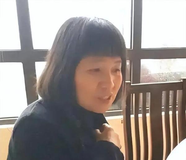 57岁亿万富豪姚南山，爱上农妇放弃产业进山，如今10年过去了，他后悔了吗？