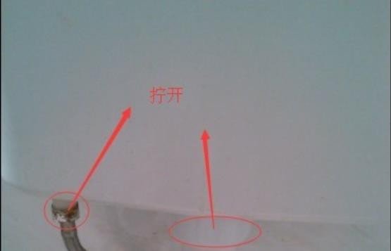 老式马桶的排水阀怎样拆卸?有图片