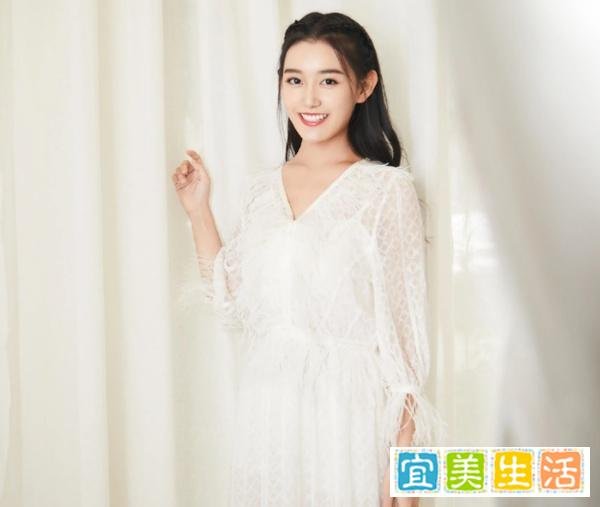 25岁郭麒麟疑似恋情曝光，两人因戏生情，女方是娇小可人的她！