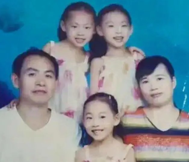 三胞胎姐妹同时被川大录取,她们的家庭教育如何?