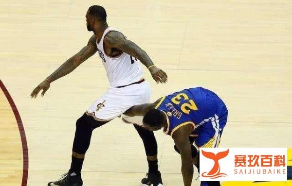 荣华富贵！库里的受伤，来自狠人开始惜命？