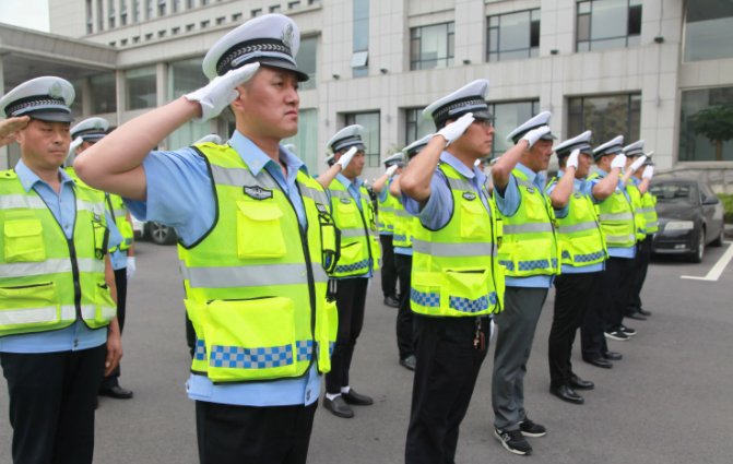交警大队人工客服24小时电话