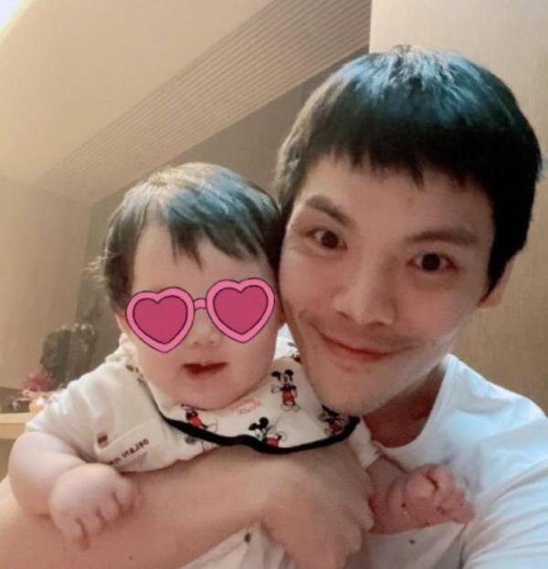 港媒曝郭碧婷去香港是去离婚，她已取关老公，向佐曾被传出轨成性