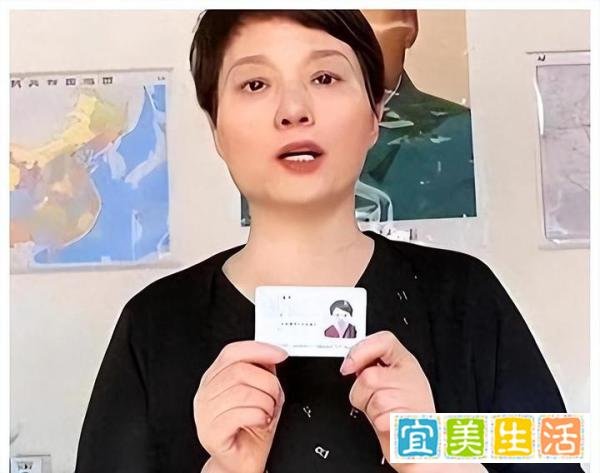 把三个女儿弄去坐牢后，蓝翔校长再送原配入狱，这次被“反杀”了