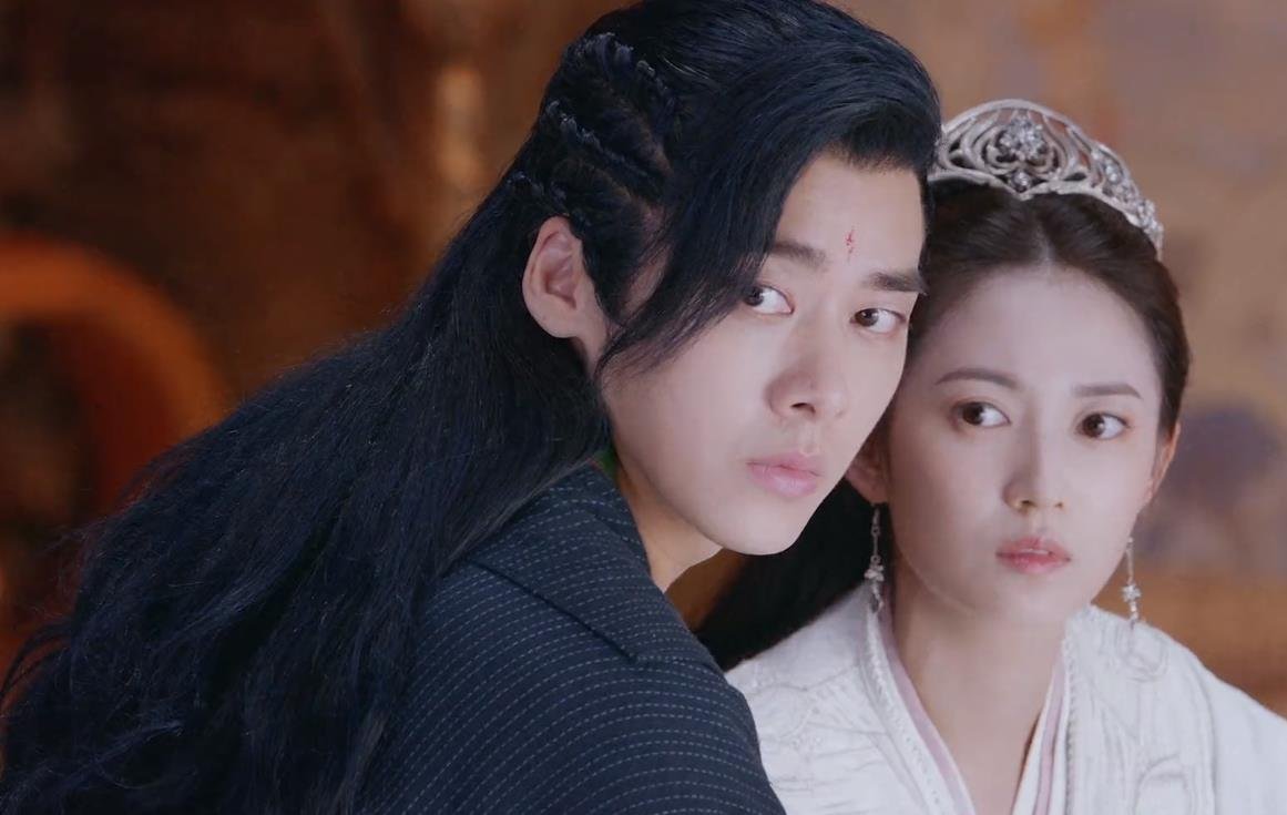 镜双城最后苏摩和谁在一起