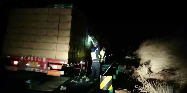 杭金衢高速上黄牛跳车致劳斯莱斯撞车损失30万，车险会对此事故理赔吗？