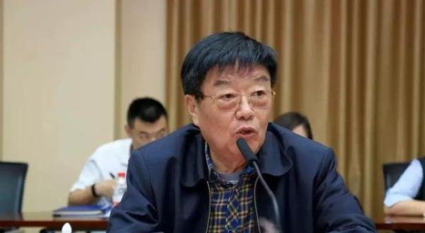 扬子江药业董事长徐镜人逝世，系泰州首富，公司刚被罚近八亿