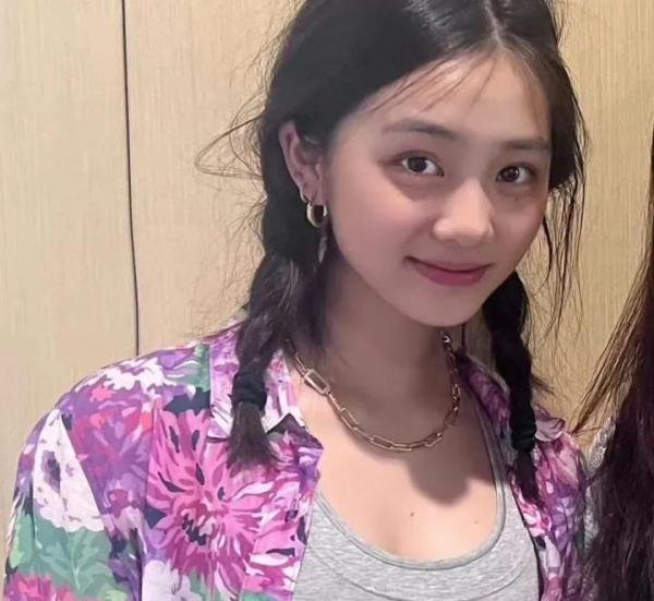 黄磊女儿黄多多,近照曝光惹争议!