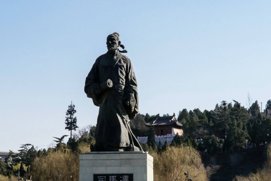 左思咏史名句