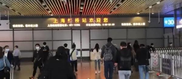 突发!上海虹桥火车站有人坠楼,惊悚现场曝光