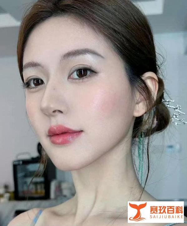 赵露思就诊画面曝光！知情人称其病得很严重，进过抢救室