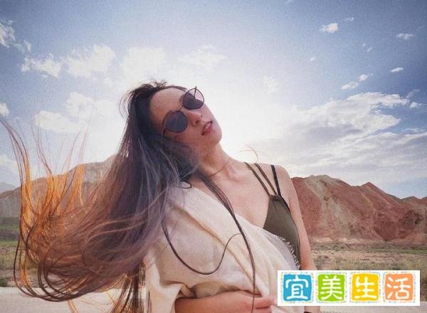 杨丽萍徒弟水月与同性爱人出游，确实不容易，必须为她们点赞