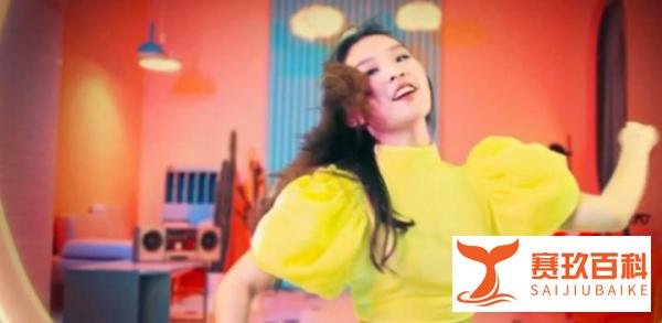 吴君如17岁女儿正式出道！广告处女作大秀舞技！网友赞有星味十足