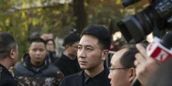 林生斌要求导演刘信达道歉赔偿！“保姆纵火案”7年后，渣男本性彻底暴露，爱妻人设都不装了