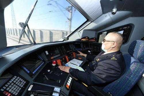 西安至敦煌乌鲁木齐首开动车途径哪里？全程历时多久？