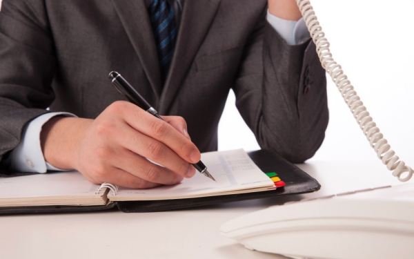 上班阳了算工伤吗？？